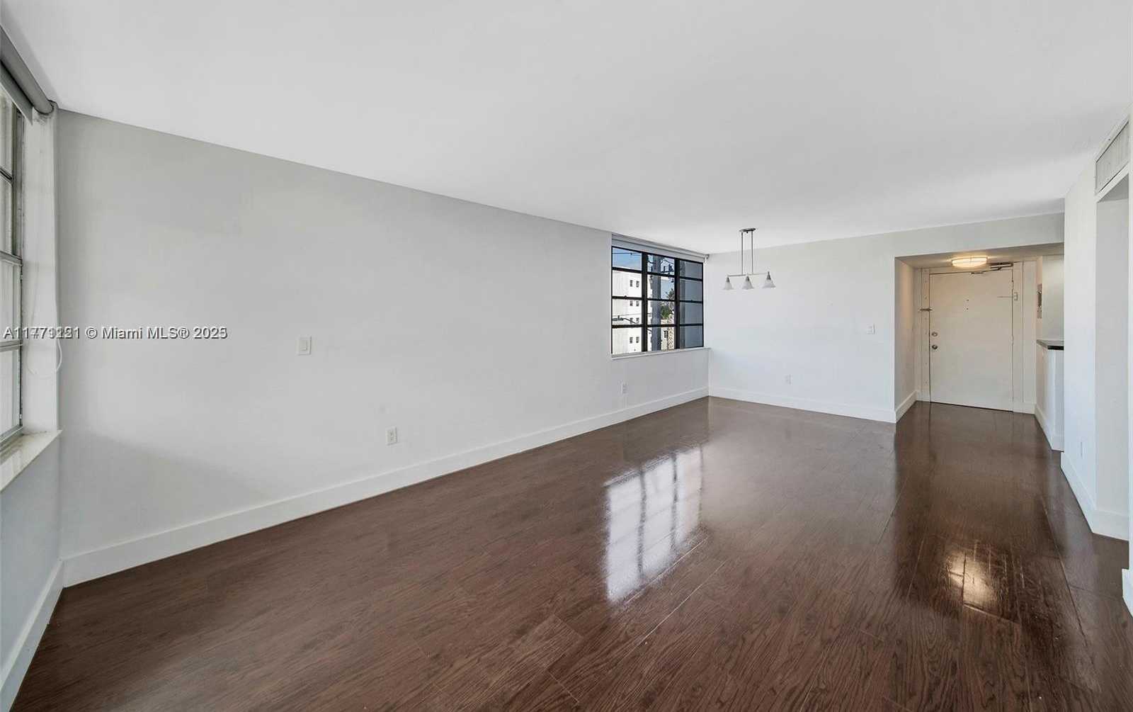 Small Image of 2016 BAY DR #304, Miami Beach Number 9