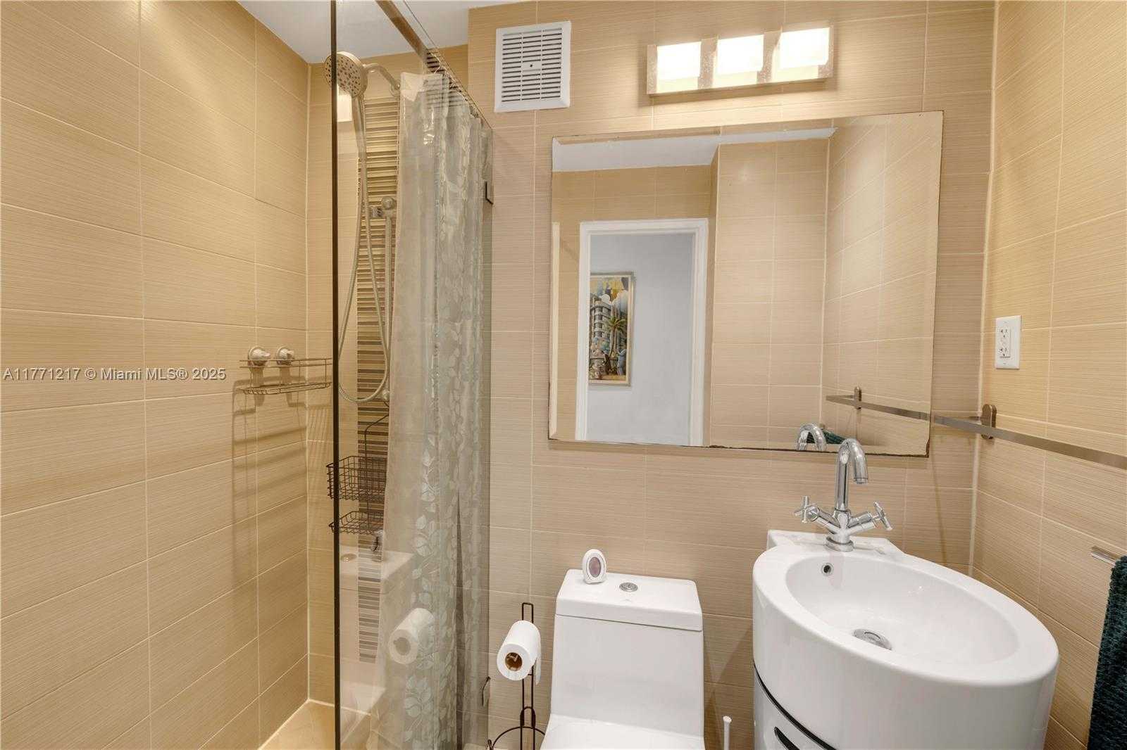 Small Image of 255 WEST 24TH ST #542, Miami Beach Number 9