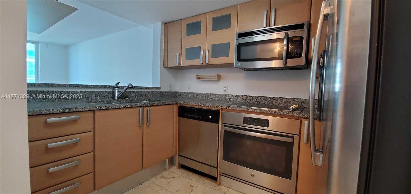 Small Image of 2101 BRICKELL AVE #1808, Miami Number 2