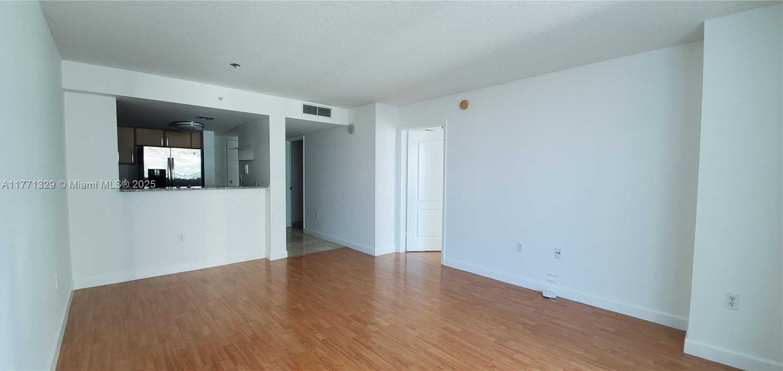 Small Image of 2101 BRICKELL AVE #1808, Miami Number 5