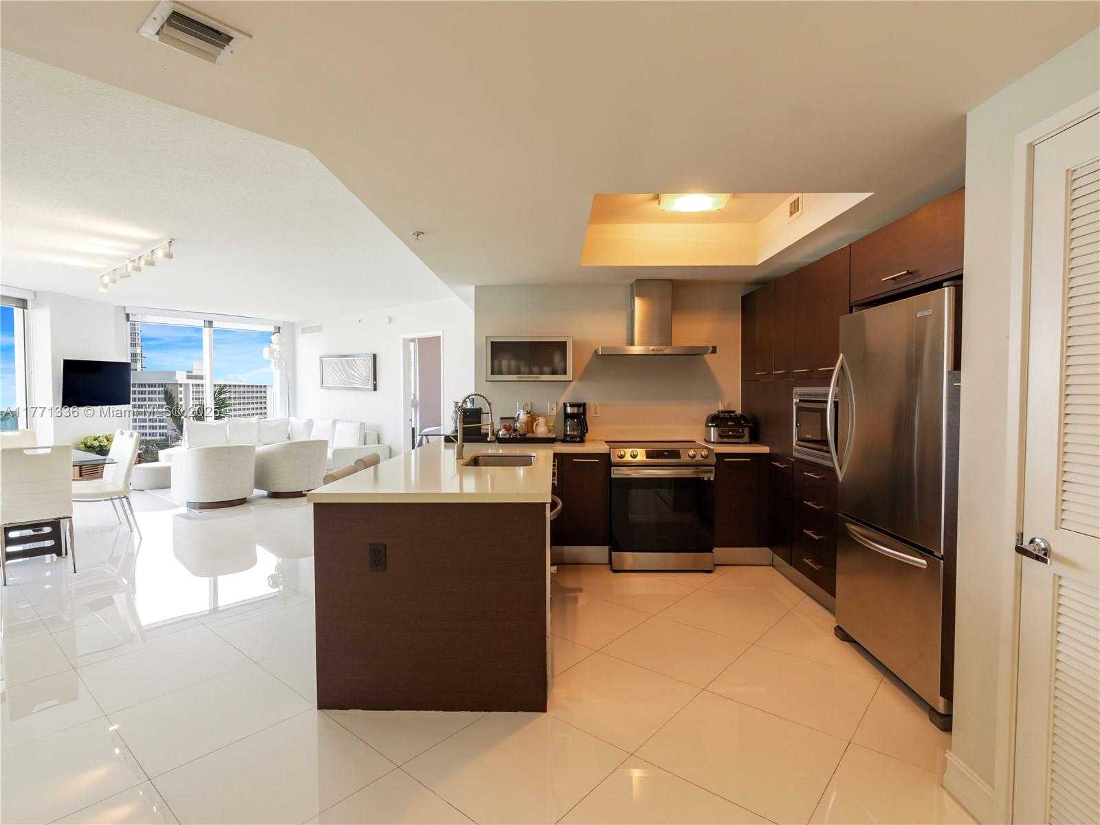 Small Image of 200 Sunny Isles Blvd, Sunny Isles Beach, FL 33160, USA Number 6