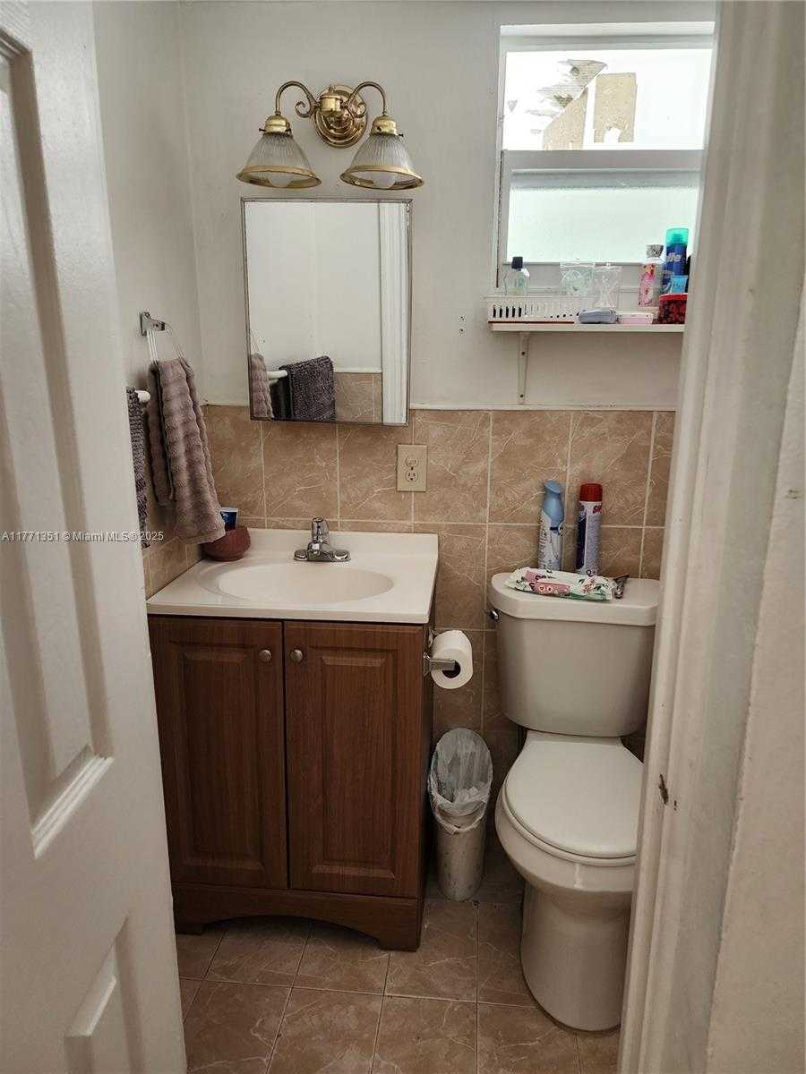 Small Image of 661 EAST 43RD ST, Hialeah Number 10