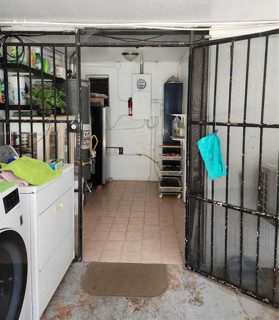 Small Image of 661 EAST 43RD ST, Hialeah Number 14