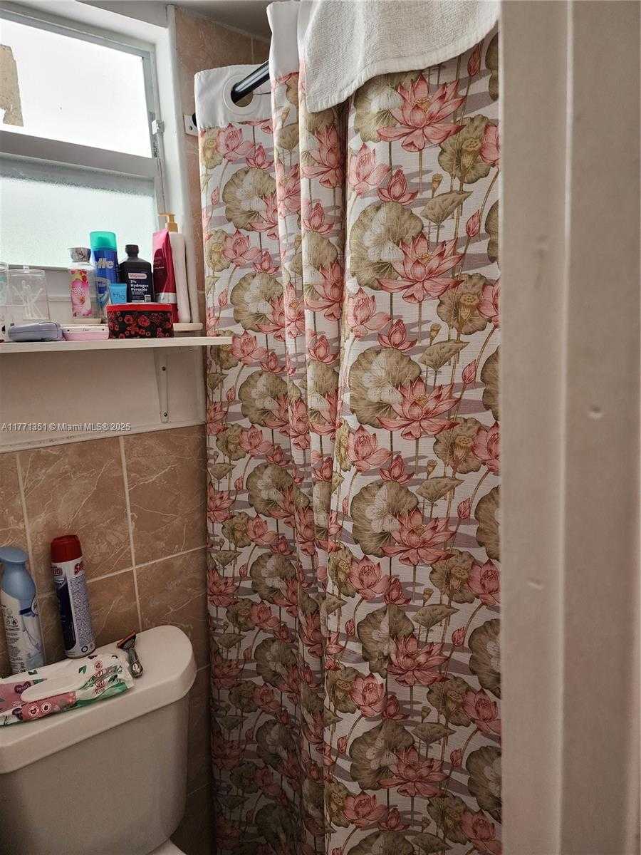Small Image of 661 EAST 43RD ST, Hialeah Number 15