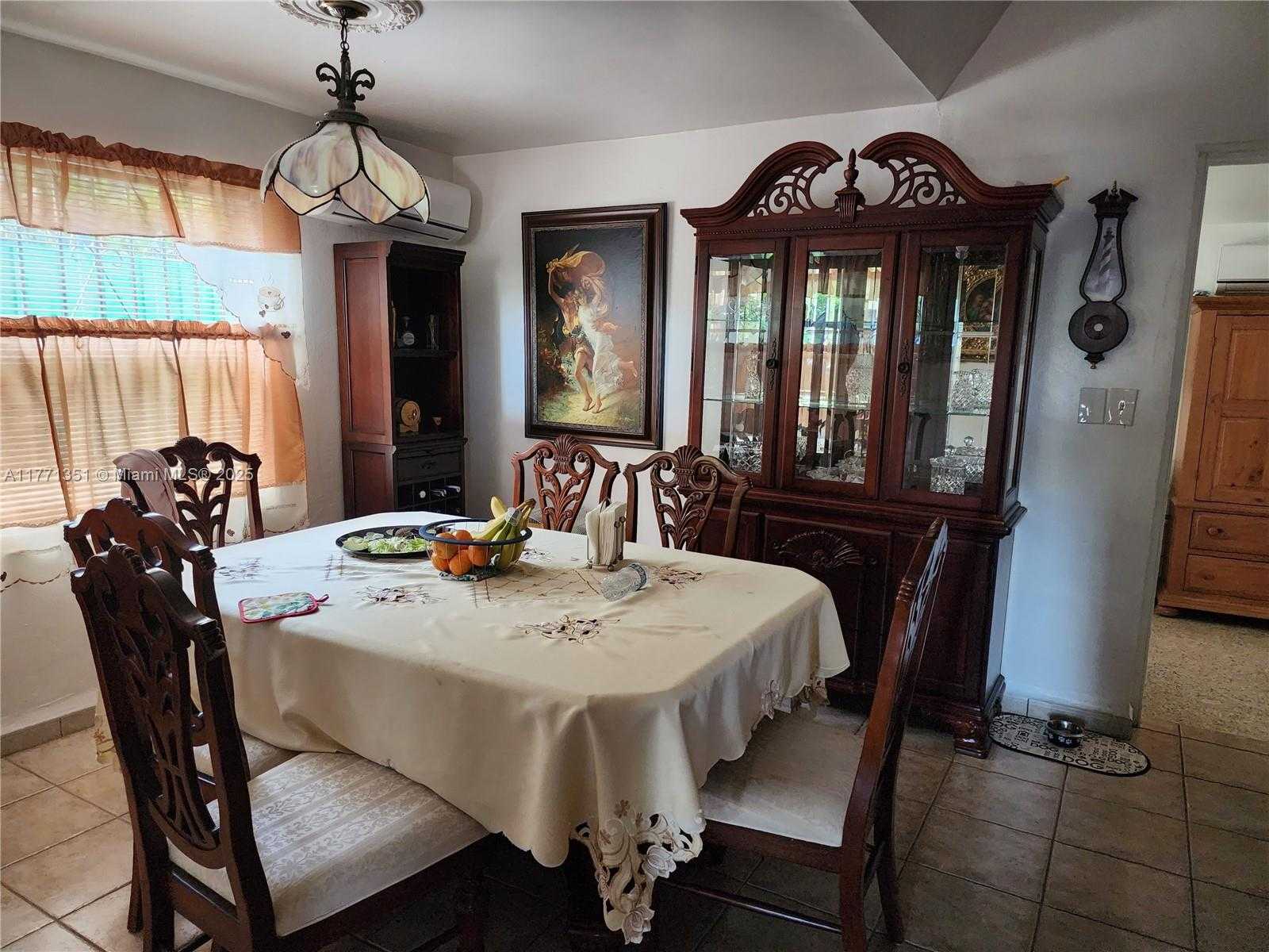 Small Image of 661 EAST 43RD ST, Hialeah Number 3