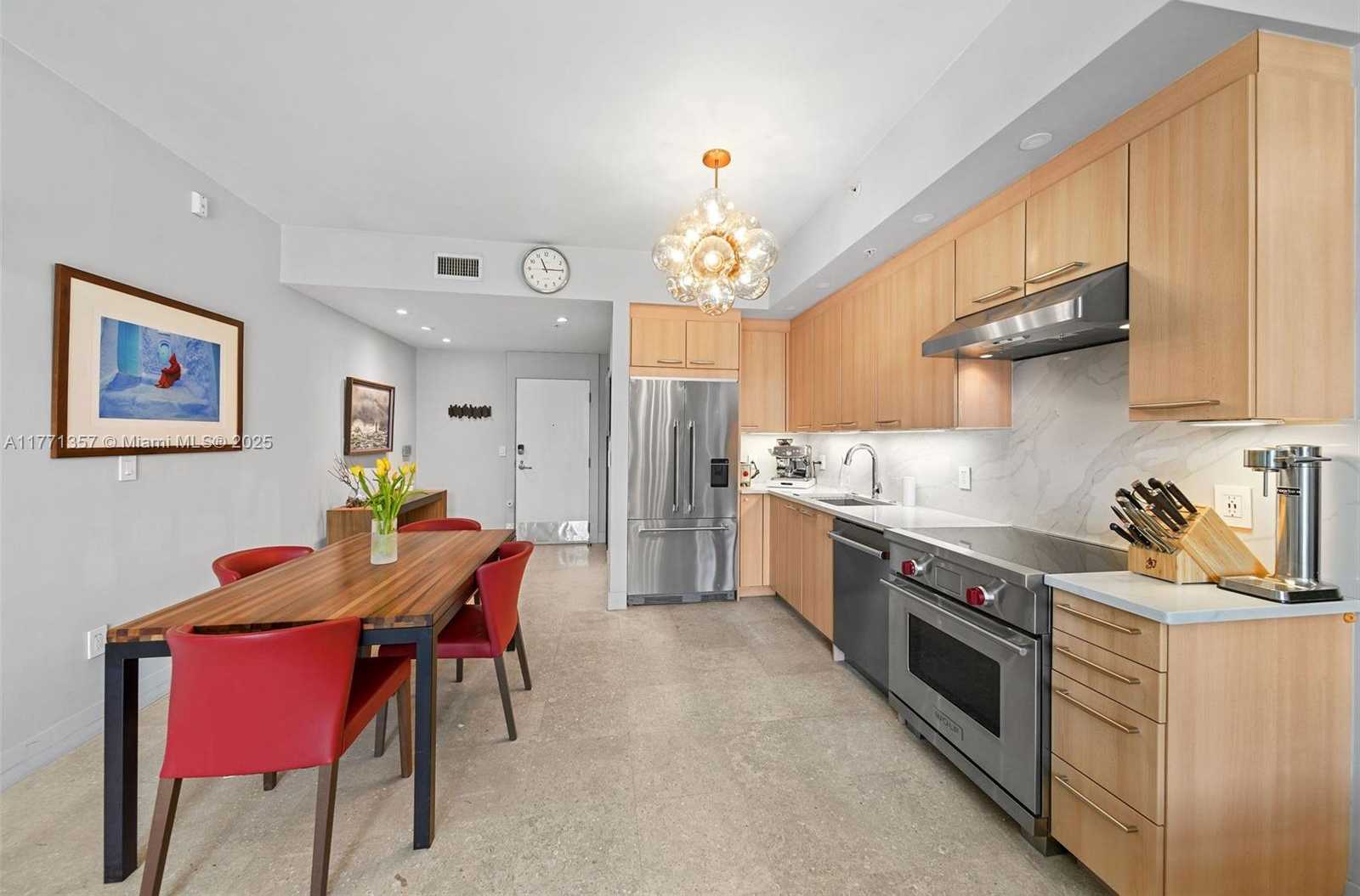 Small Image of 2001 MERIDIAN AVE #308, Miami Beach Number 15