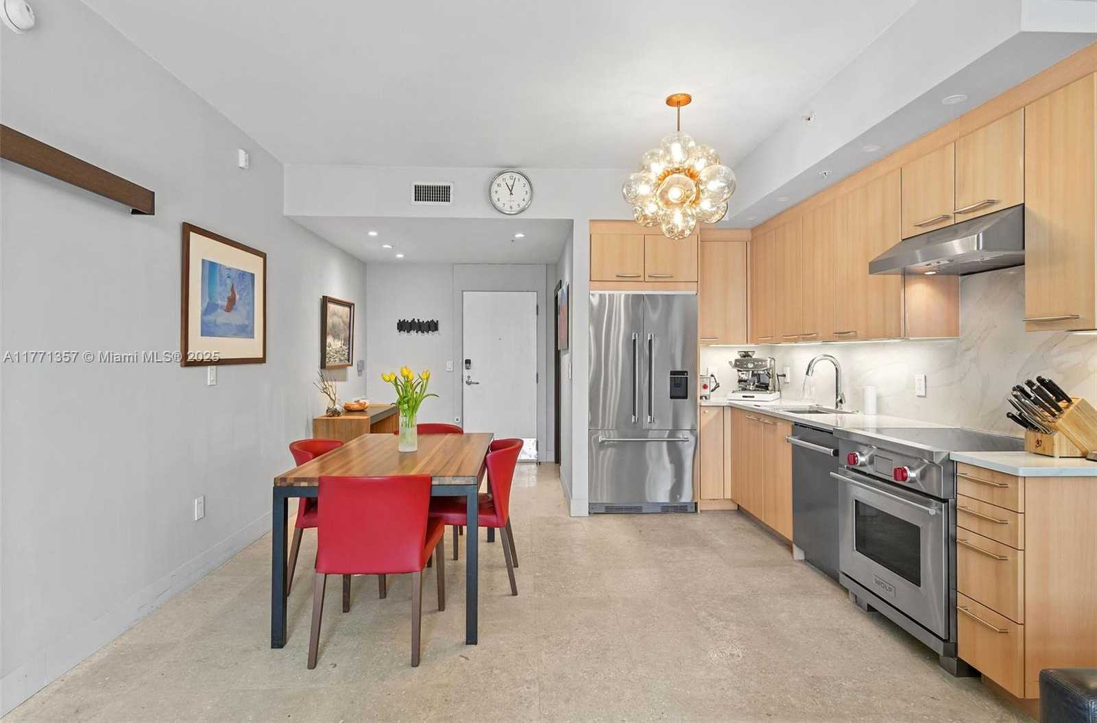 Small Image of 2001 MERIDIAN AVE #308, Miami Beach Number 17