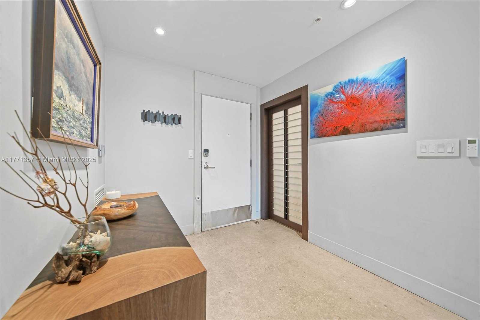 Small Image of 2001 MERIDIAN AVE #308, Miami Beach Number 26