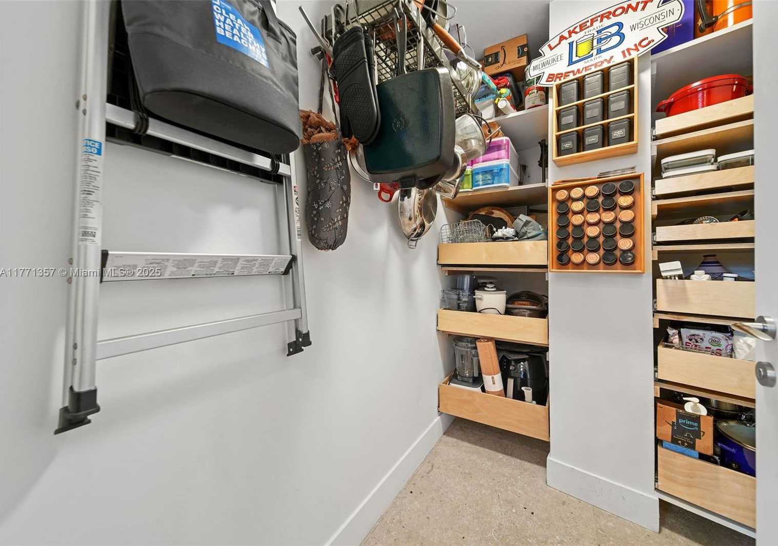 Small Image of 2001 MERIDIAN AVE #308, Miami Beach Number 27