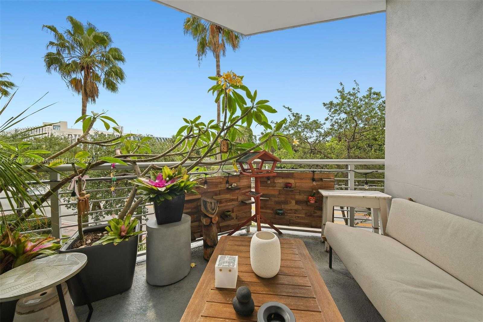 Small Image of 2001 MERIDIAN AVE #308, Miami Beach Number 29