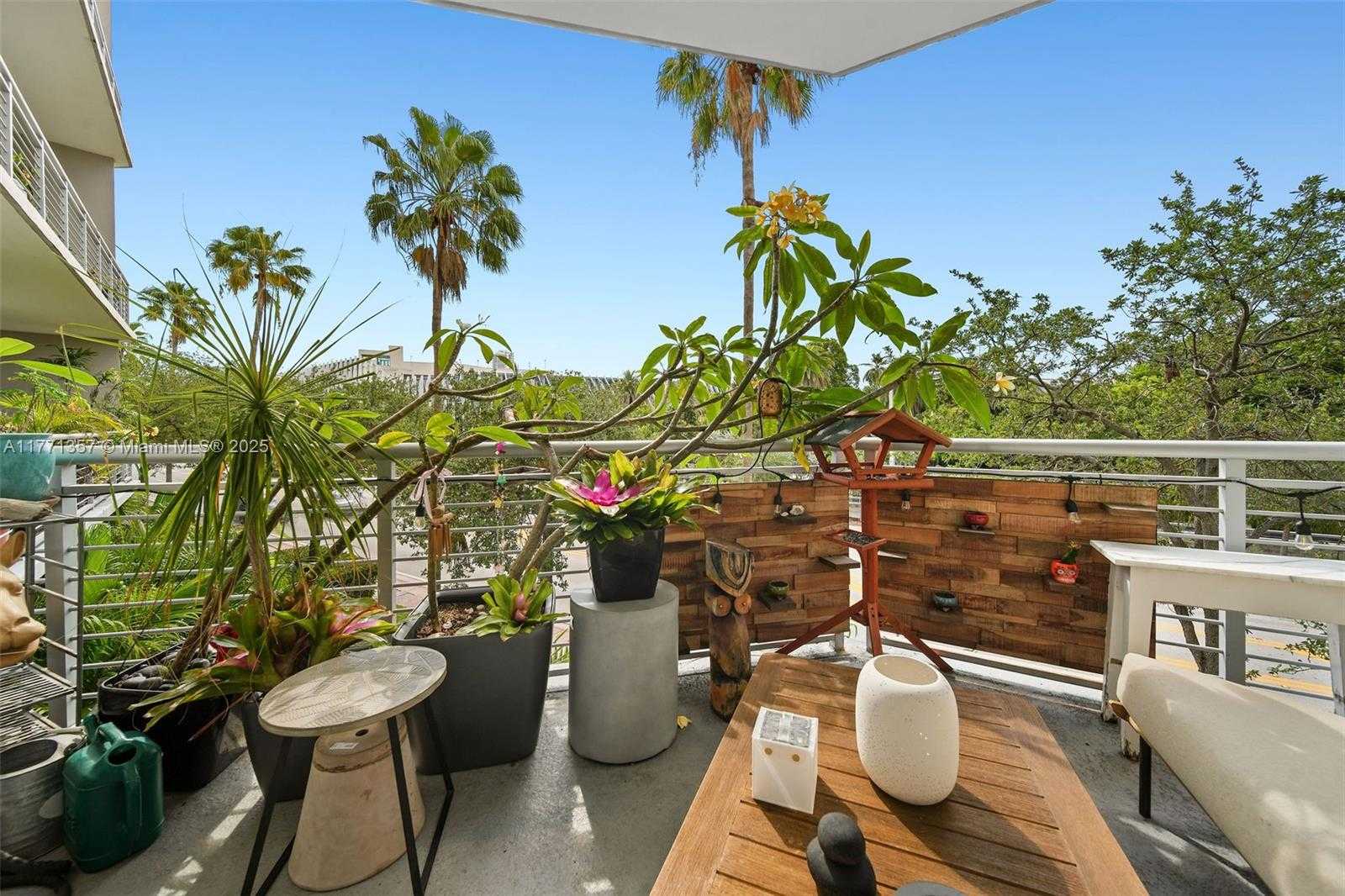 Small Image of 2001 MERIDIAN AVE #308, Miami Beach Number 30