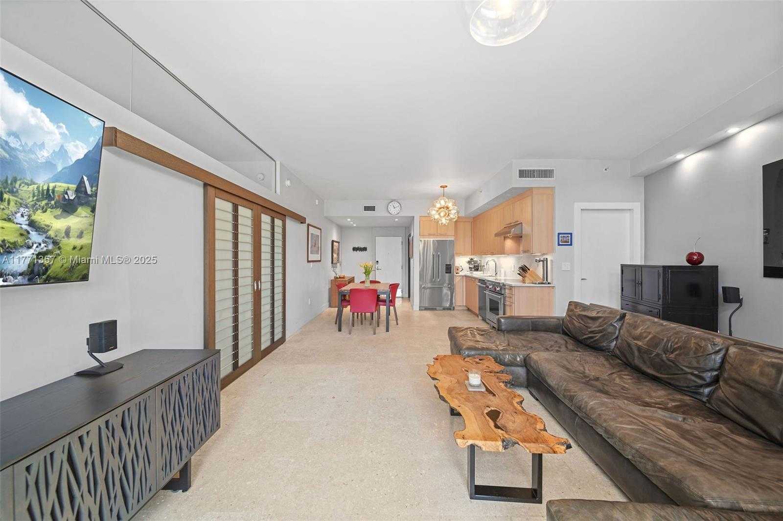 Small Image of 2001 MERIDIAN AVE #308, Miami Beach Number 5