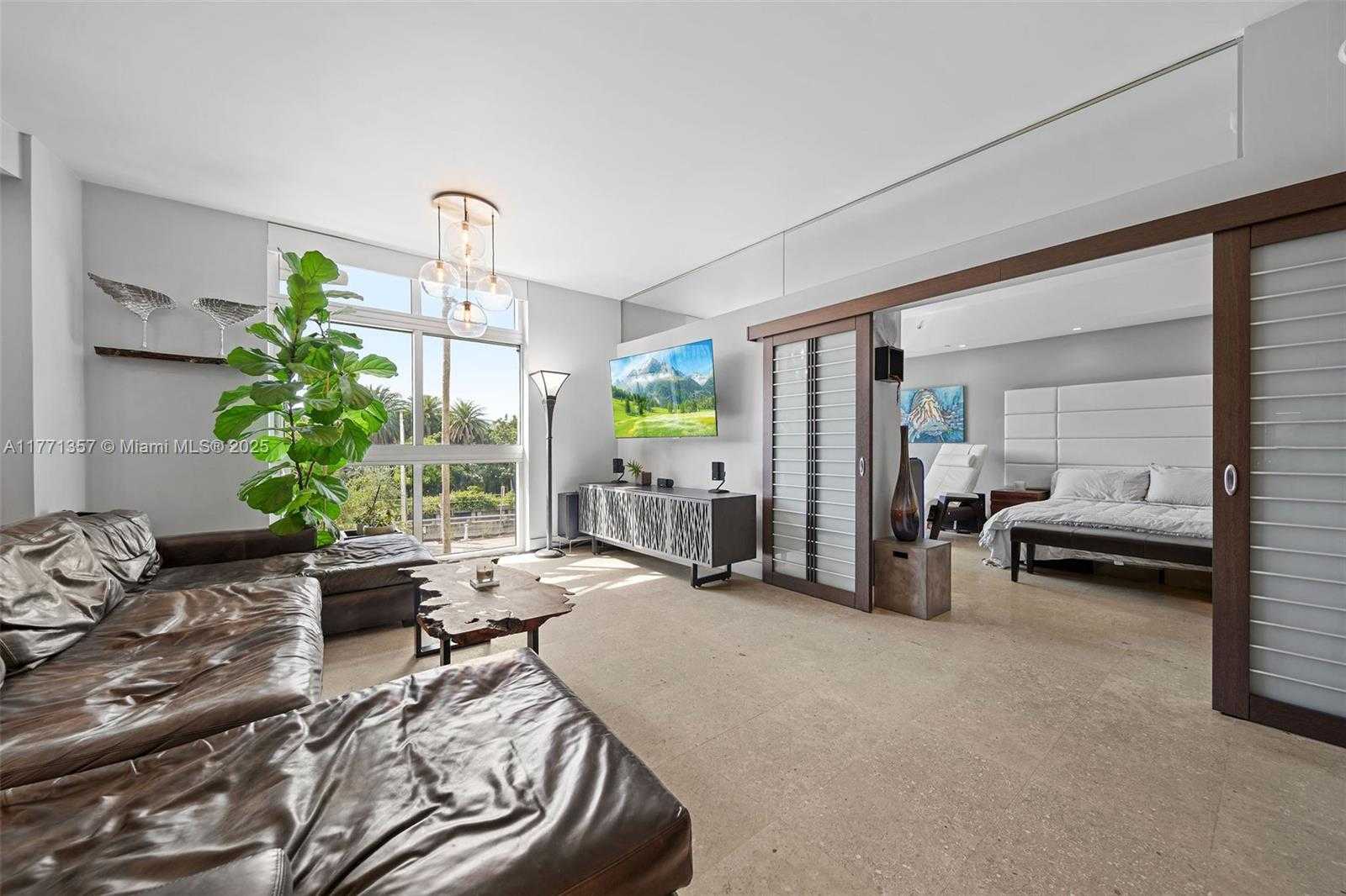 Small Image of 2001 MERIDIAN AVE #308, Miami Beach Number 7
