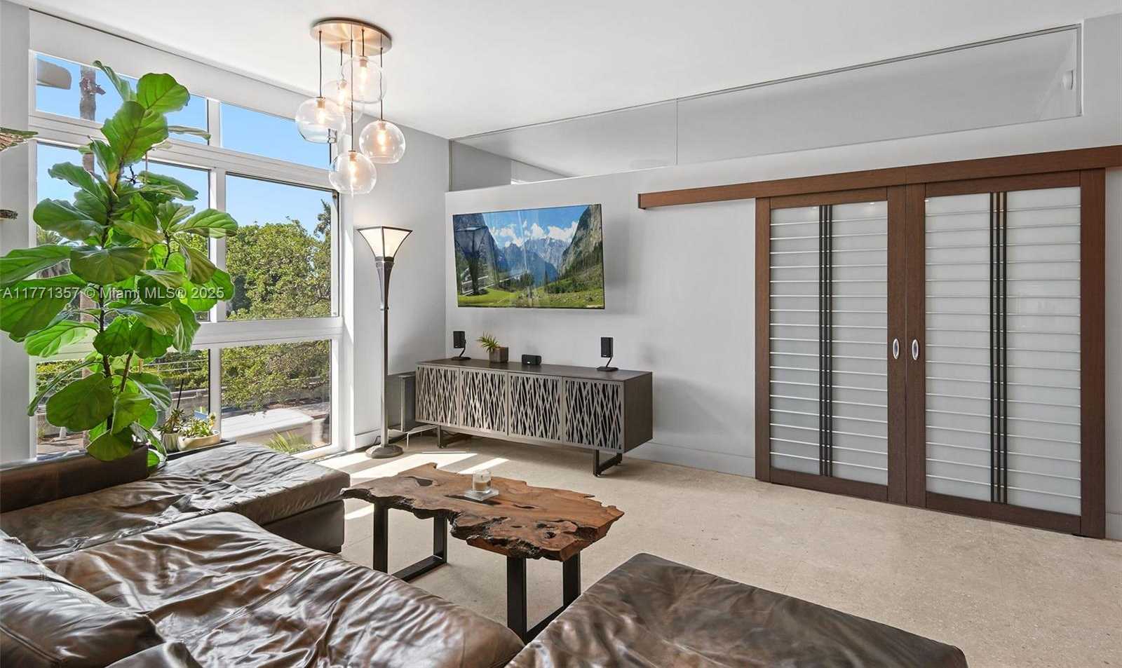 Small Image of 2001 MERIDIAN AVE #308, Miami Beach Number 9