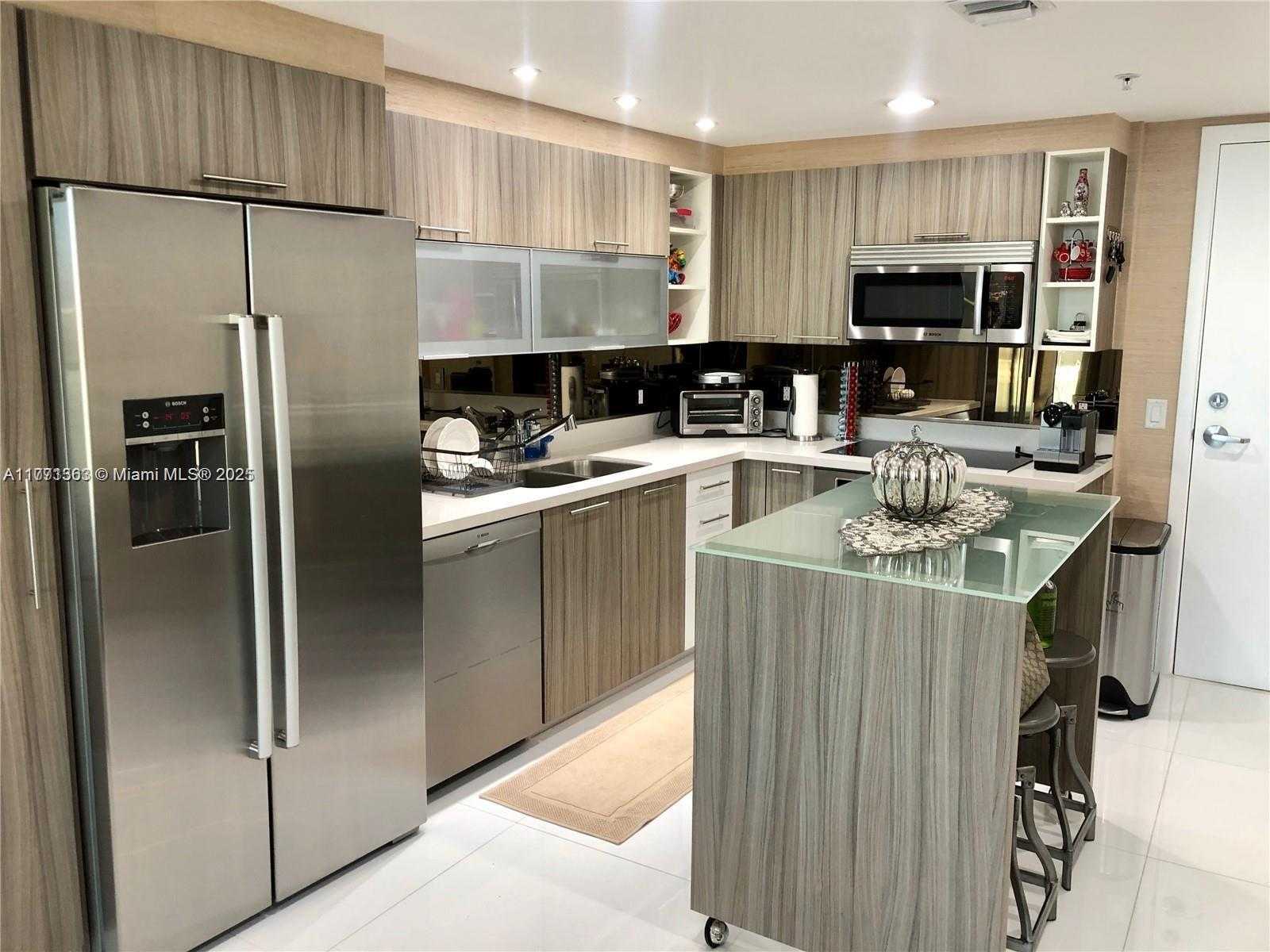 Small Image of 6700 INDIAN CREEK DR #904, Miami Beach Number 19