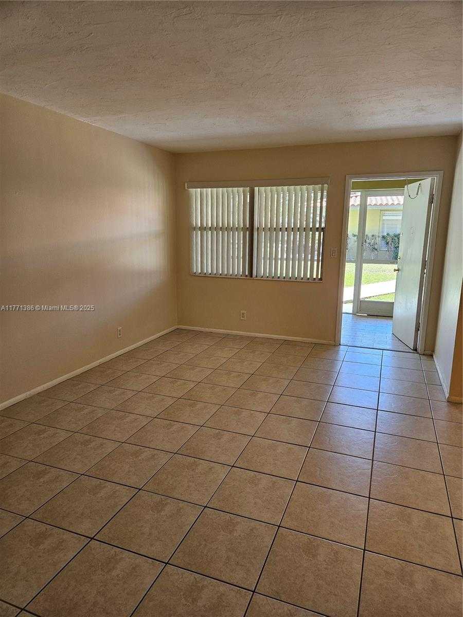 Small Image of 250 LAYNE BLVD #105, Hallandale Beach Number 14