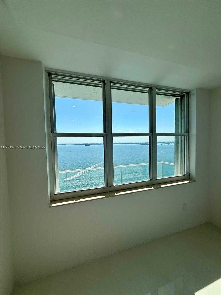 Small Image of 800 CLAUGHTON ISLAND DR #2404, Miami Number 17