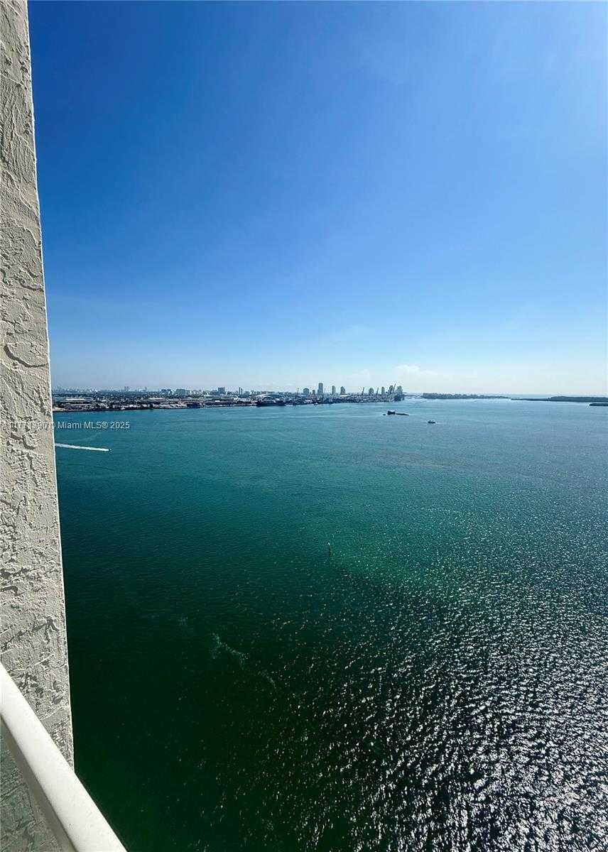 Small Image of 800 CLAUGHTON ISLAND DR #2404, Miami Number 21