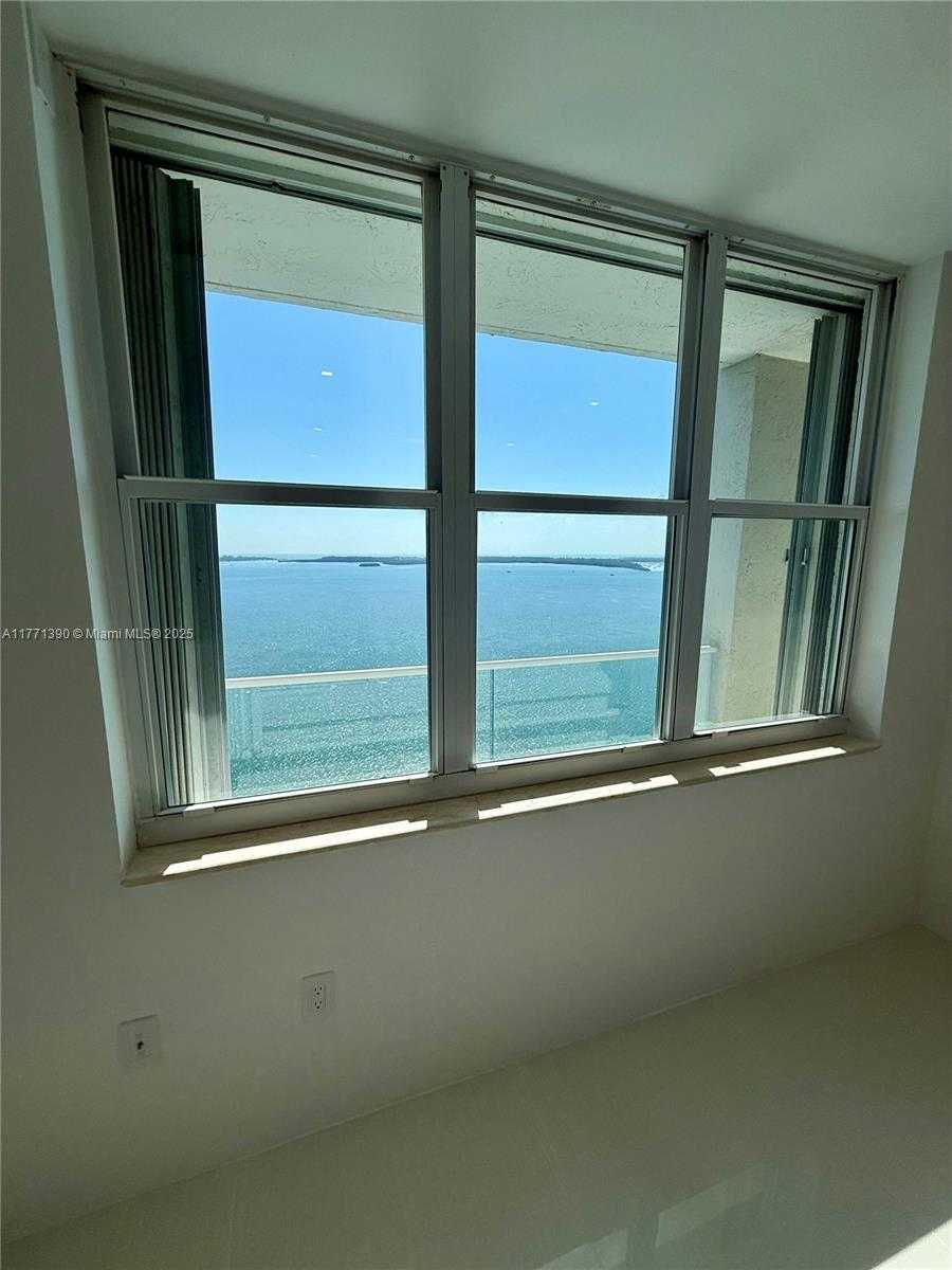 Small Image of 800 CLAUGHTON ISLAND DR #2404, Miami Number 27