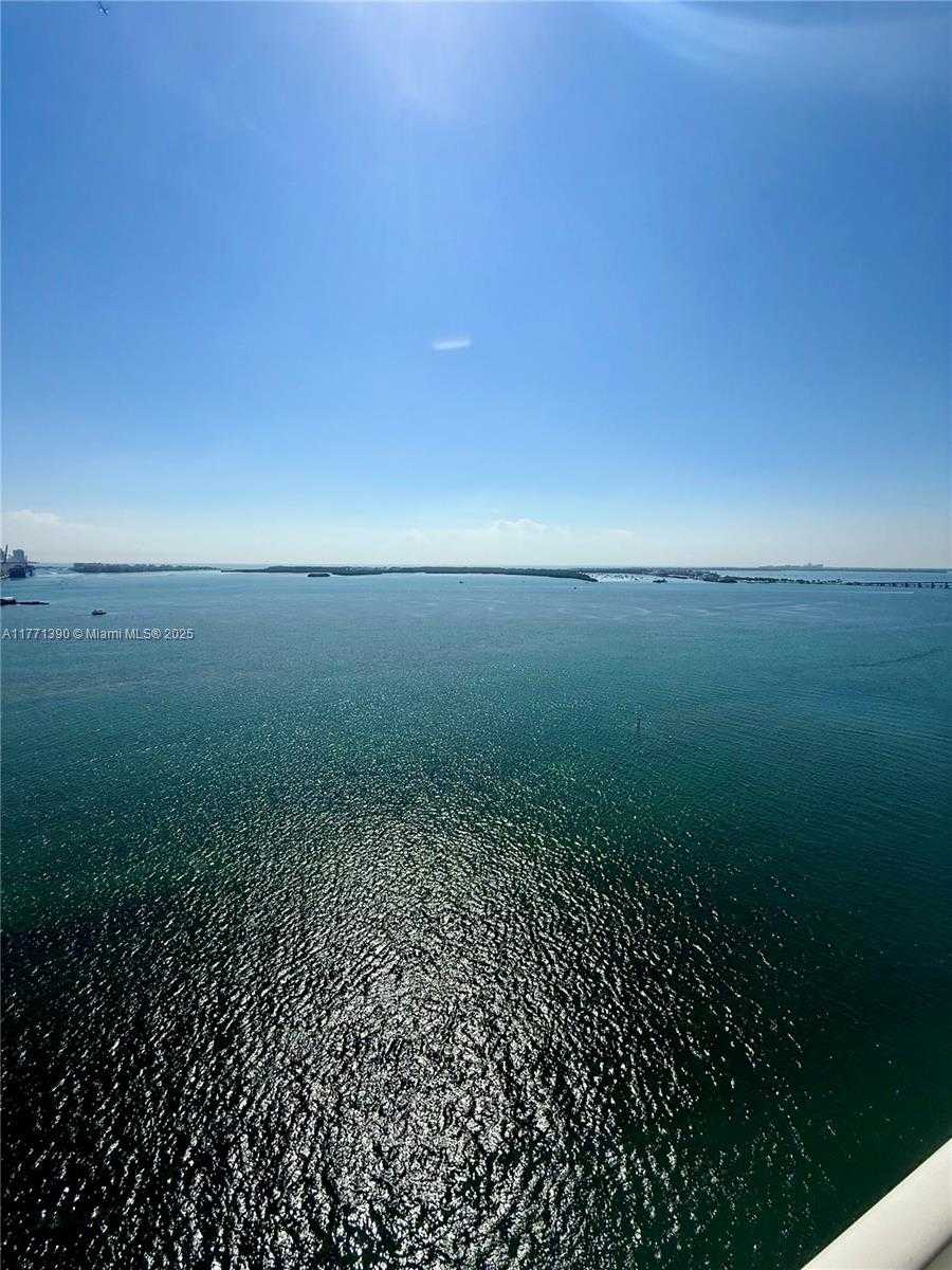 Small Image of 800 CLAUGHTON ISLAND DR #2404, Miami Number 32
