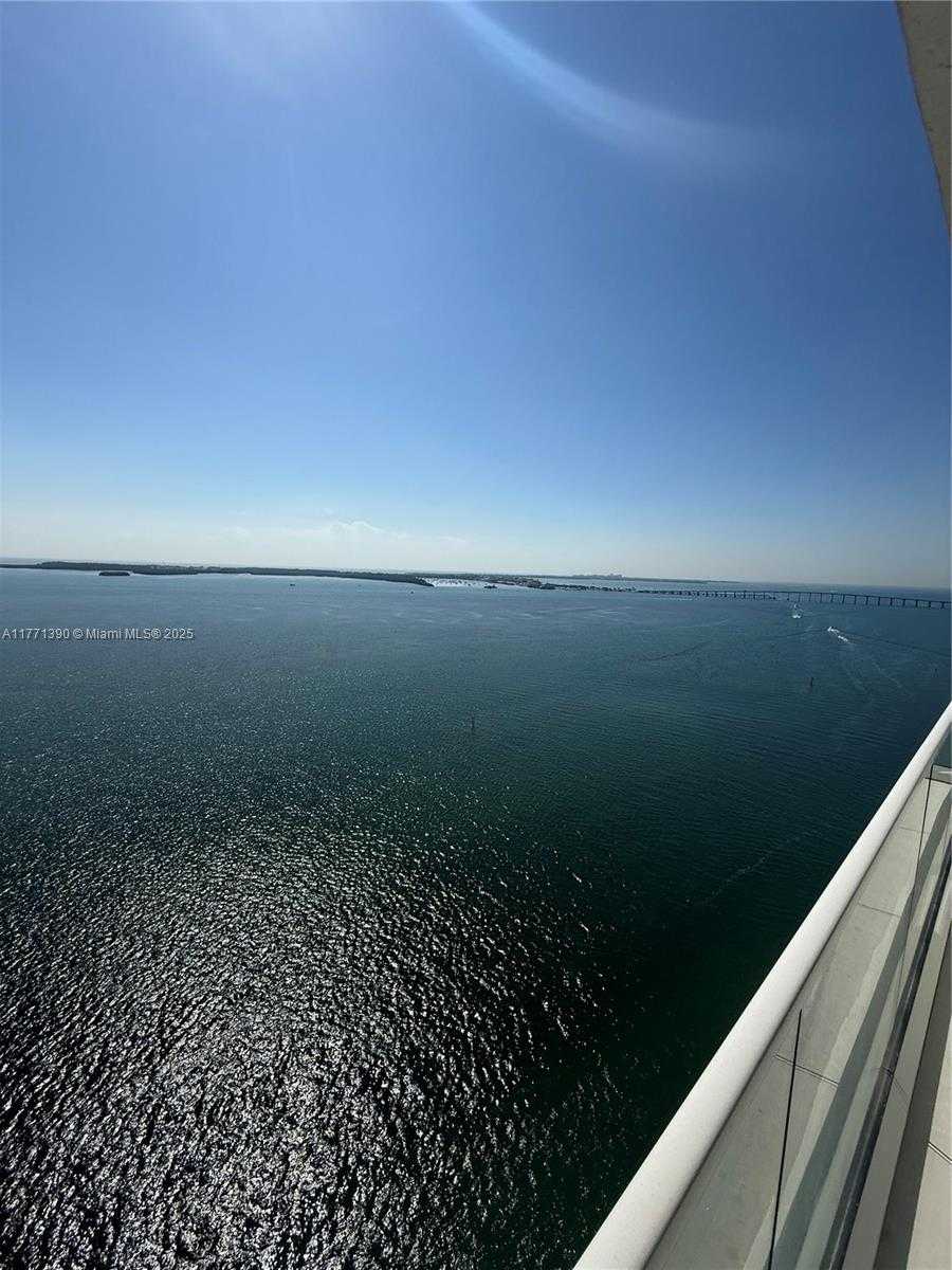 Small Image of 800 CLAUGHTON ISLAND DR #2404, Miami Number 33