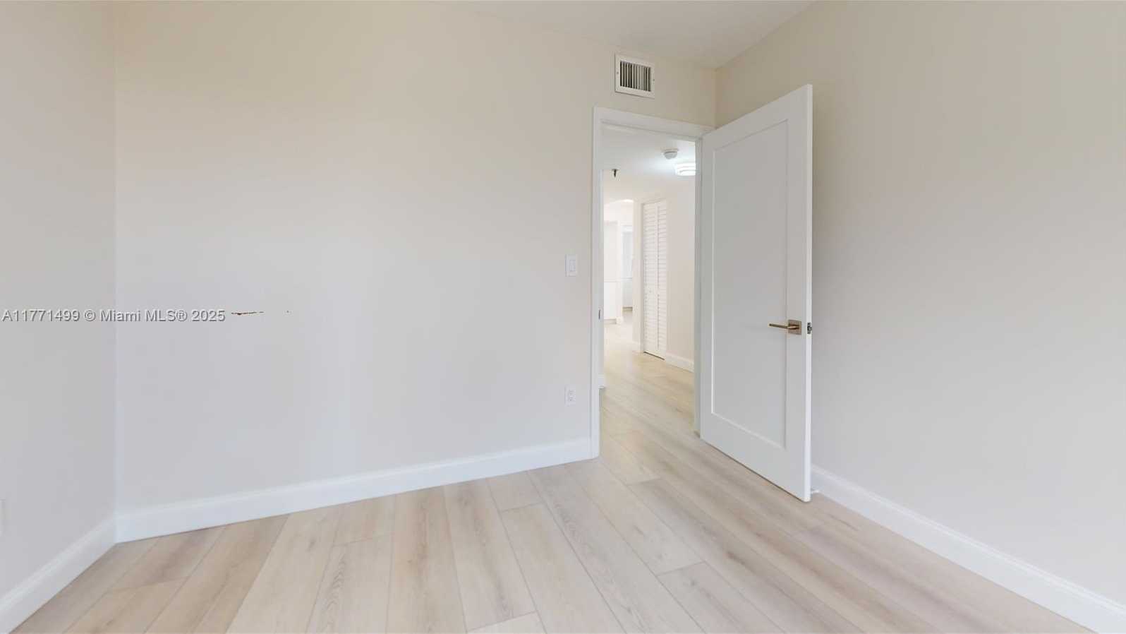 Small Image of 17878 NORTH BAY RD #407, Sunny Isles Beach Number 25