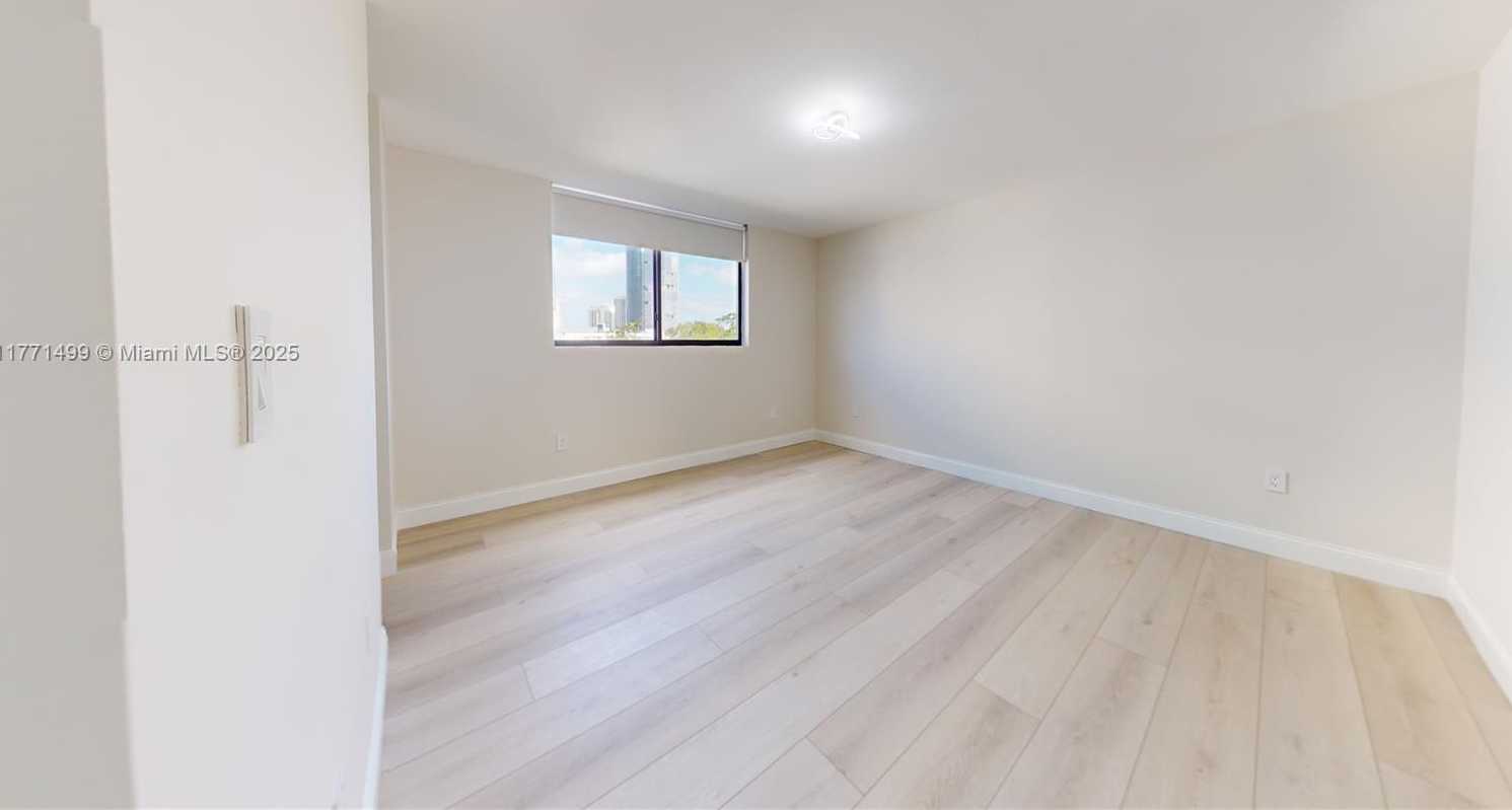 Small Image of 17878 NORTH BAY RD #407, Sunny Isles Beach Number 37