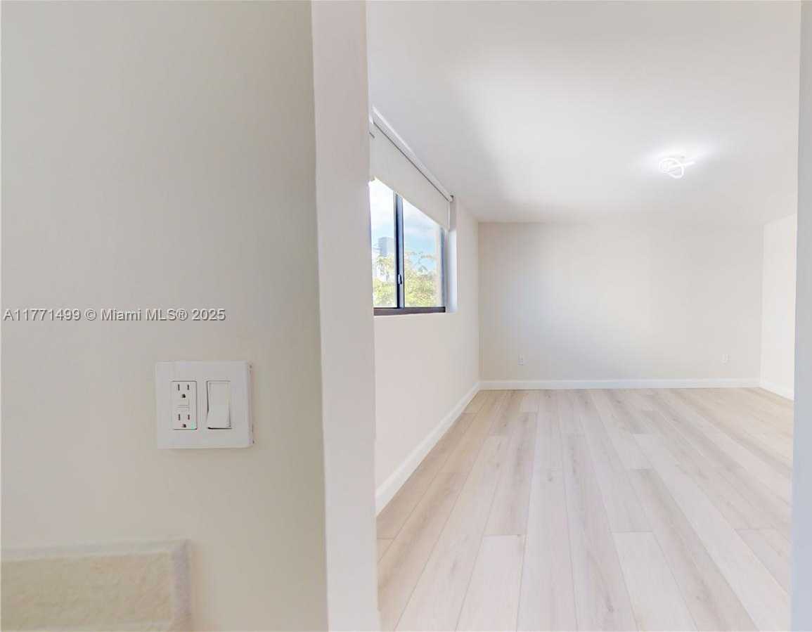 Small Image of 17878 NORTH BAY RD #407, Sunny Isles Beach Number 41