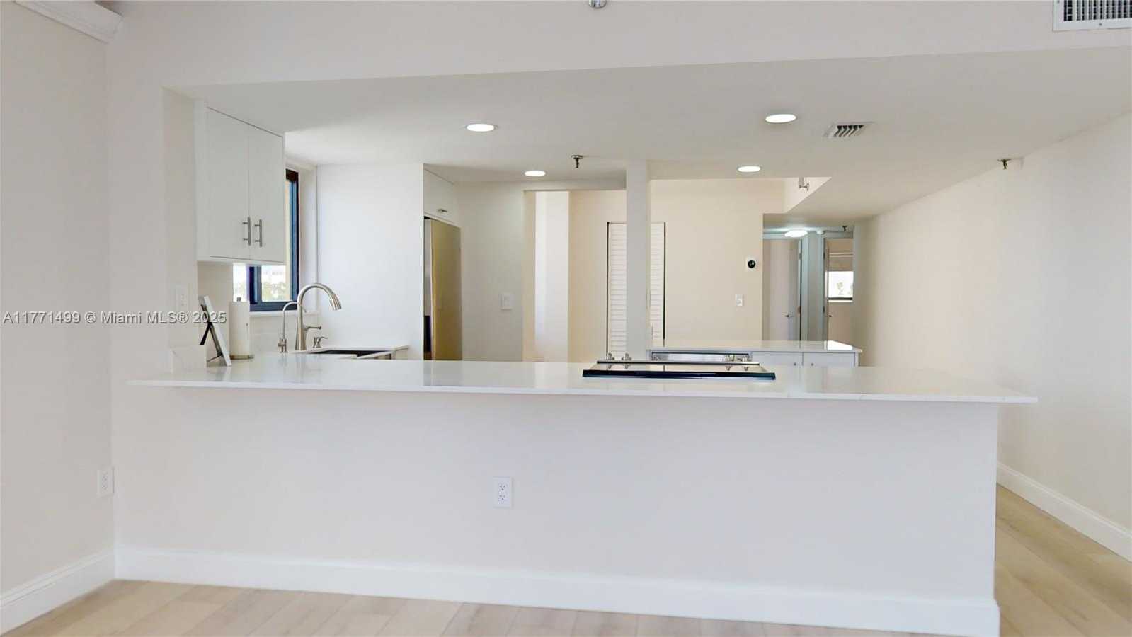 Small Image of 17878 NORTH BAY RD #407, Sunny Isles Beach Number 9