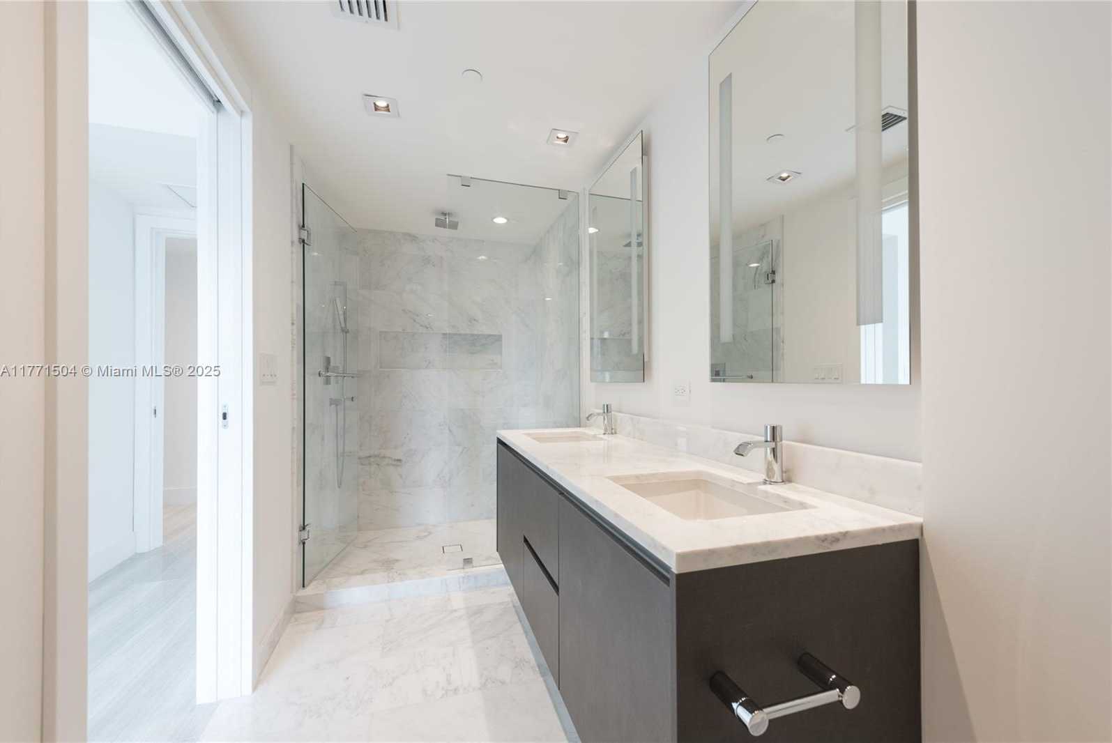 Small Image of 1451 BRICKELL AVE #2103, Miami Number 16