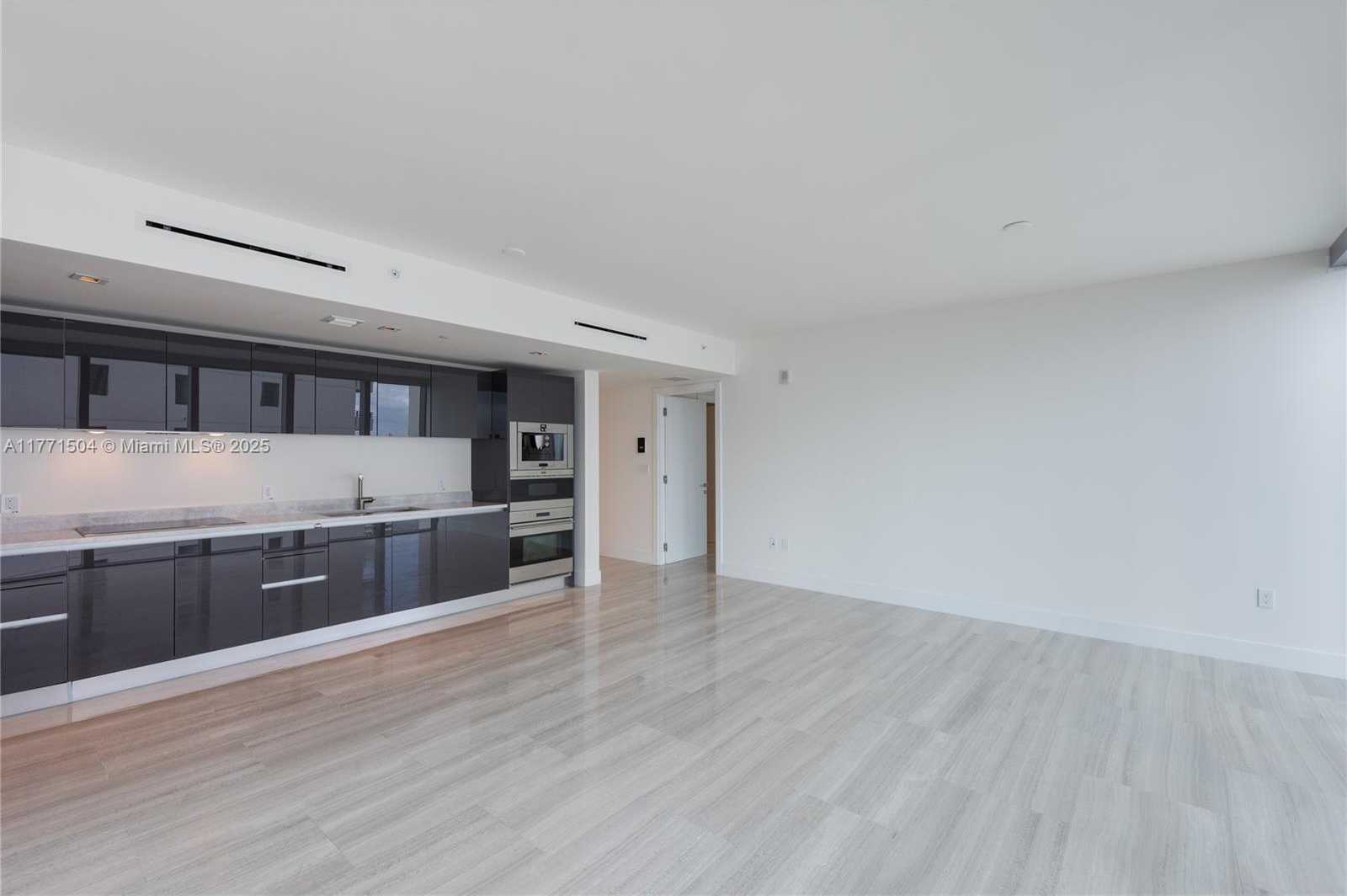 Small Image of 1451 BRICKELL AVE #2103, Miami Number 6