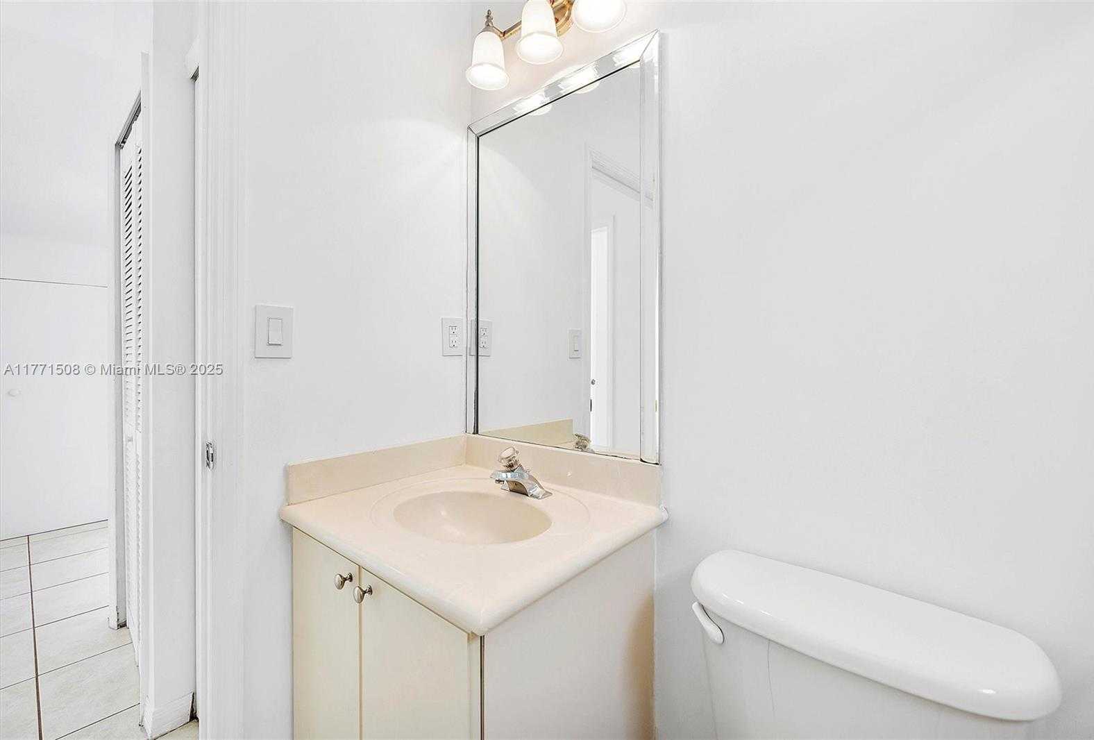 Small Image of 6161 SOUTH WEST 157TH PL, Miami Number 14
