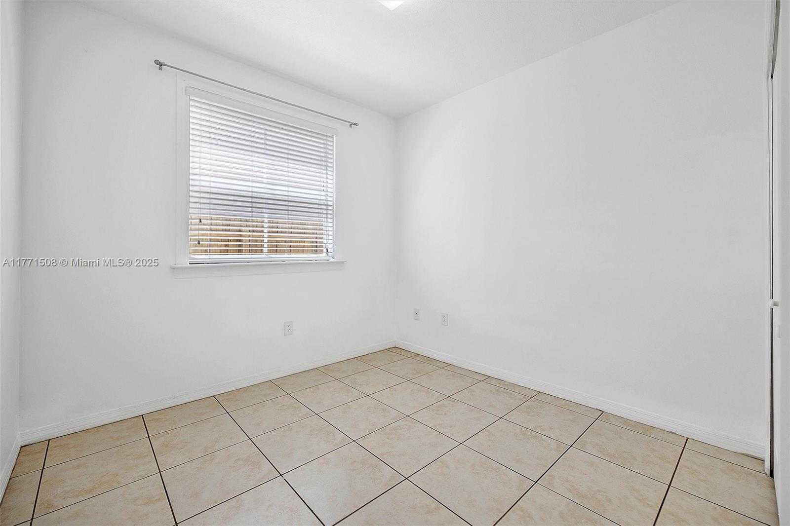Small Image of 6161 SOUTH WEST 157TH PL, Miami Number 15