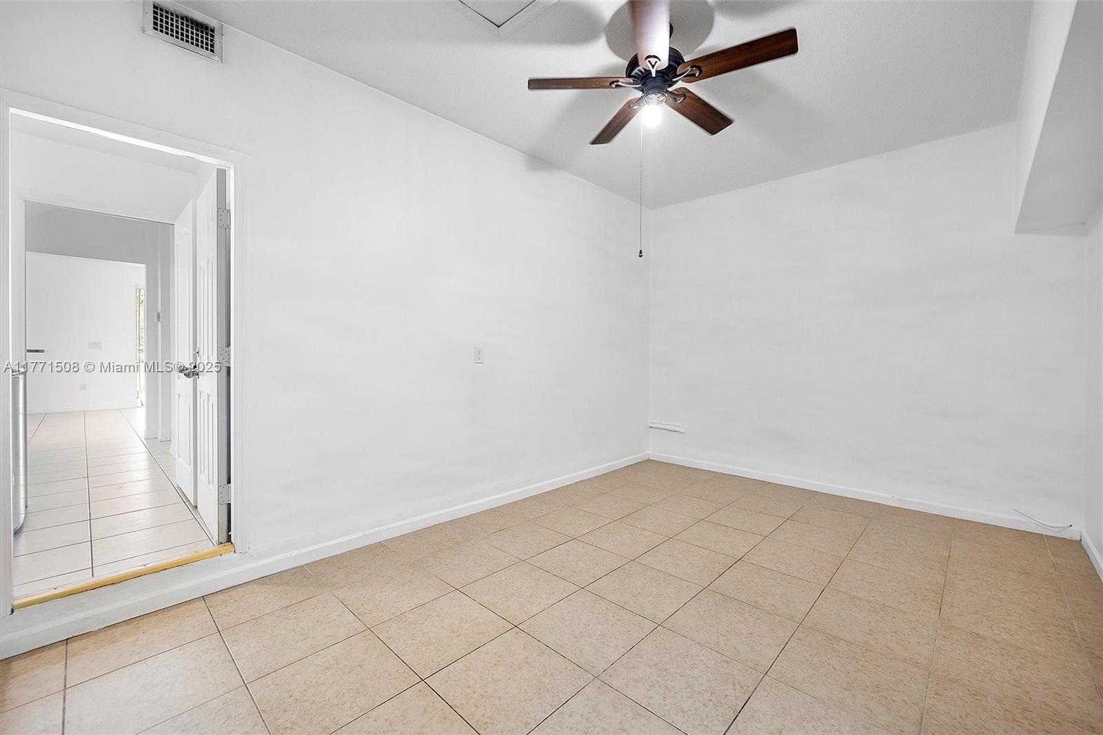 Small Image of 6161 SOUTH WEST 157TH PL, Miami Number 18