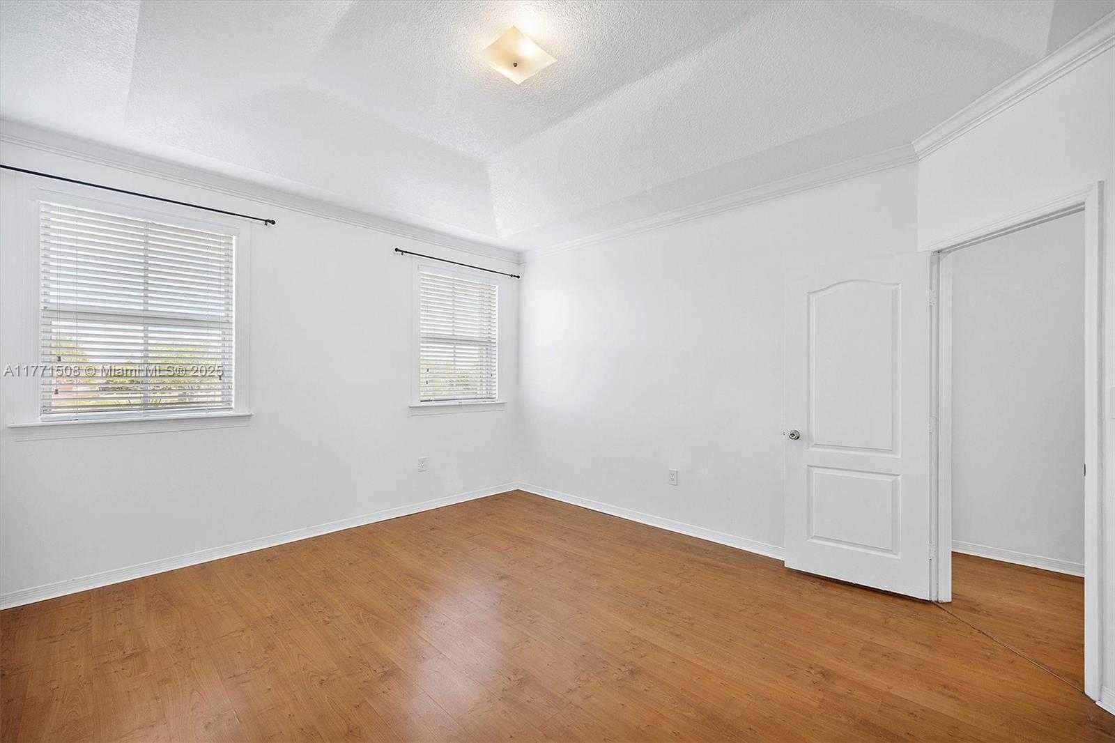 Small Image of 6161 SOUTH WEST 157TH PL, Miami Number 21