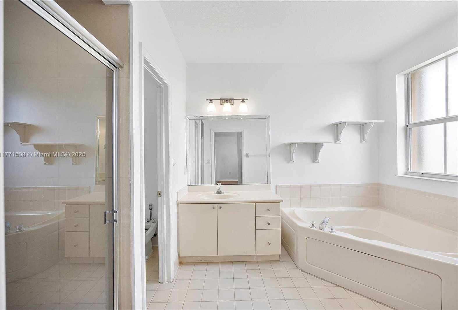 Small Image of 6161 SOUTH WEST 157TH PL, Miami Number 25