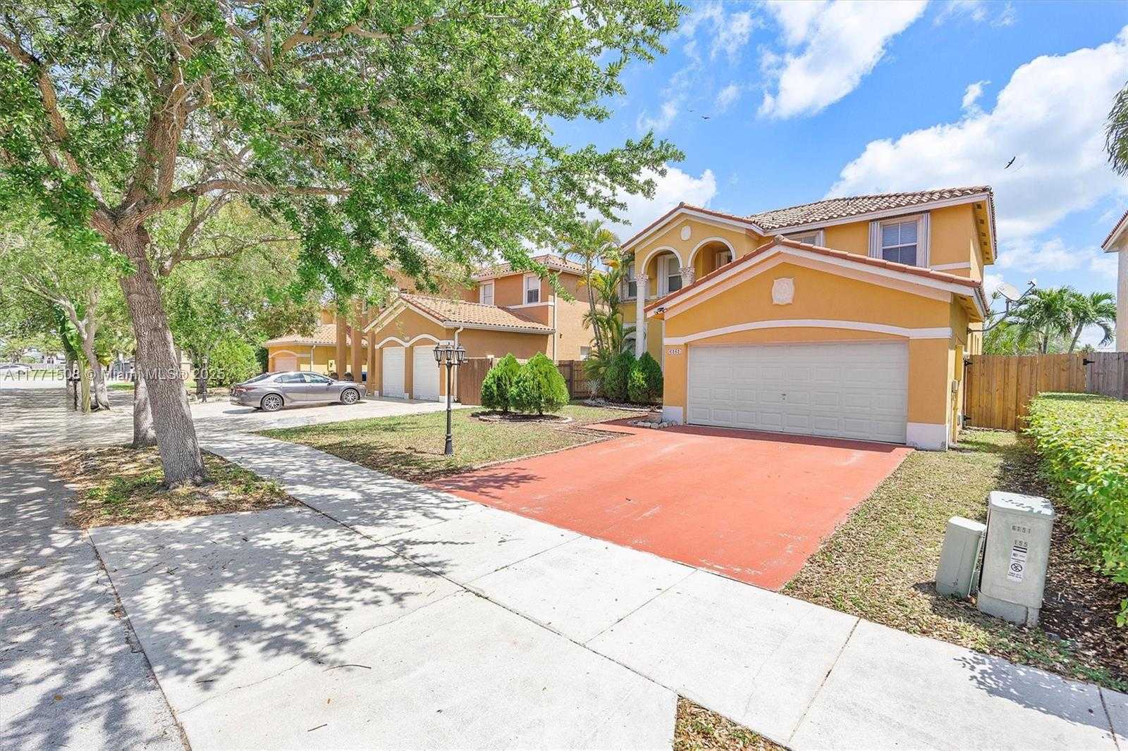 Small Image of 6161 SOUTH WEST 157TH PL, Miami Number 3