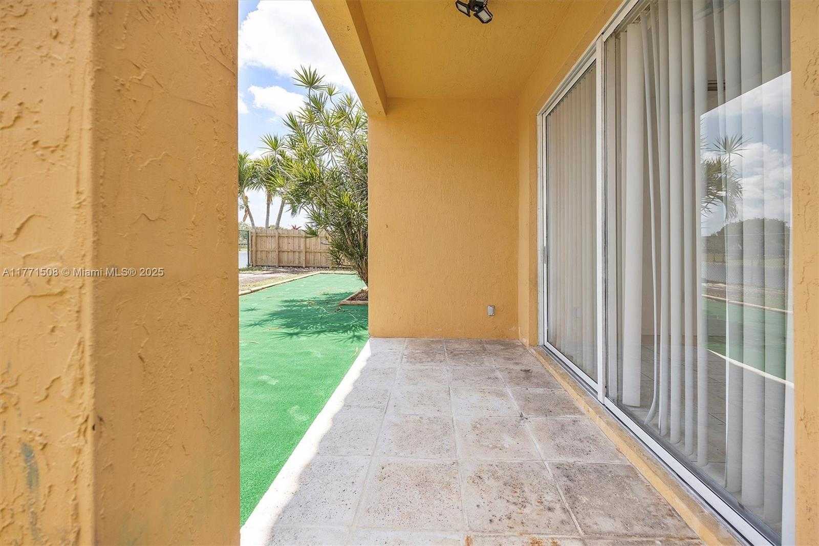 Small Image of 6161 SOUTH WEST 157TH PL, Miami Number 42