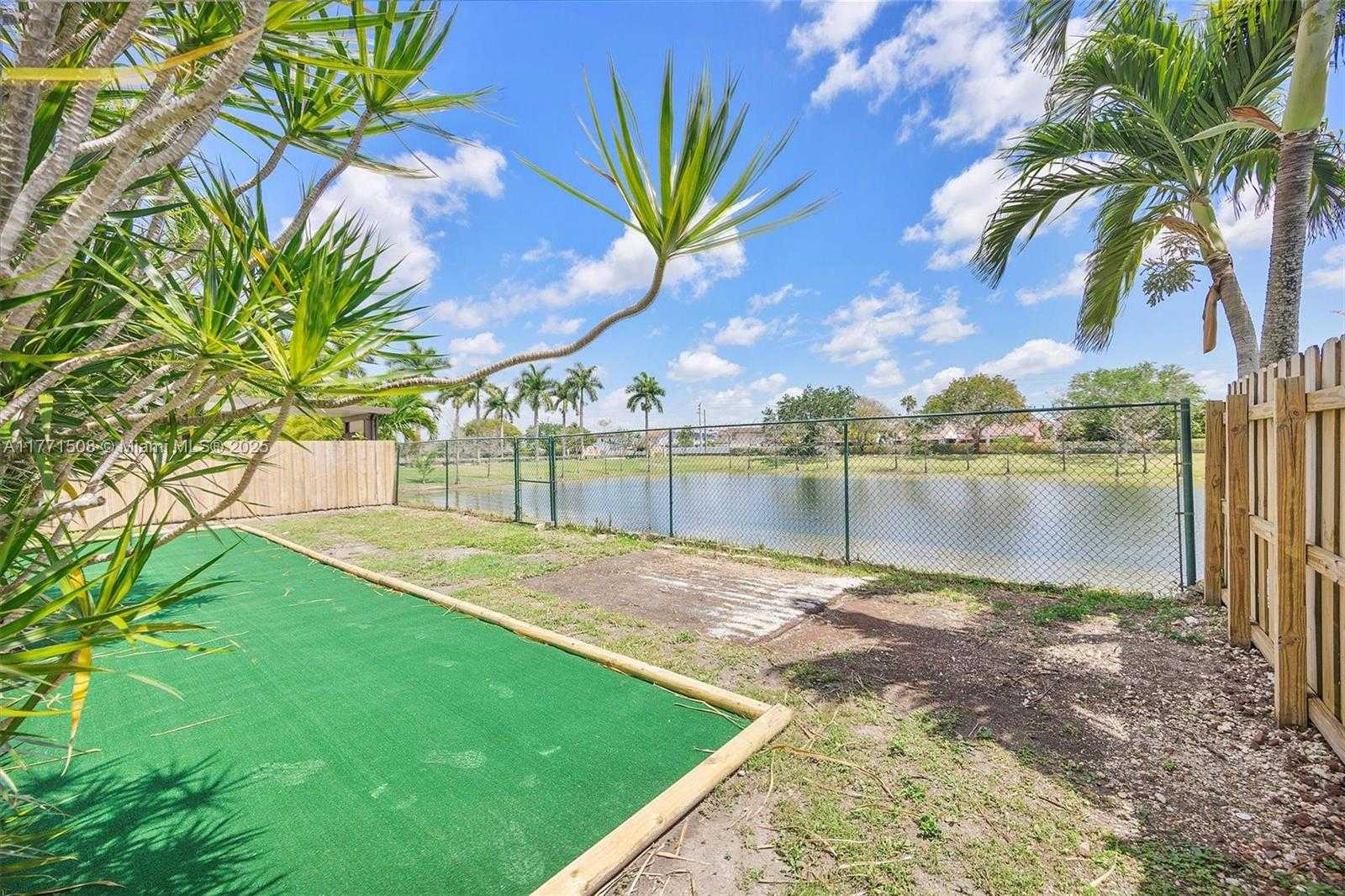 Small Image of 6161 SOUTH WEST 157TH PL, Miami Number 47
