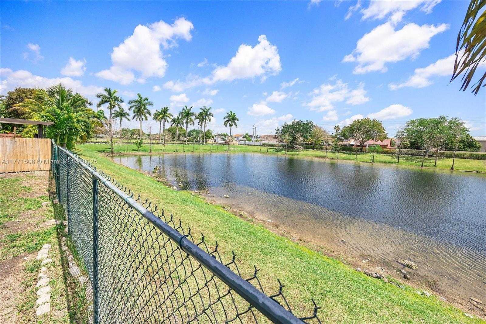 Small Image of 6161 SOUTH WEST 157TH PL, Miami Number 48