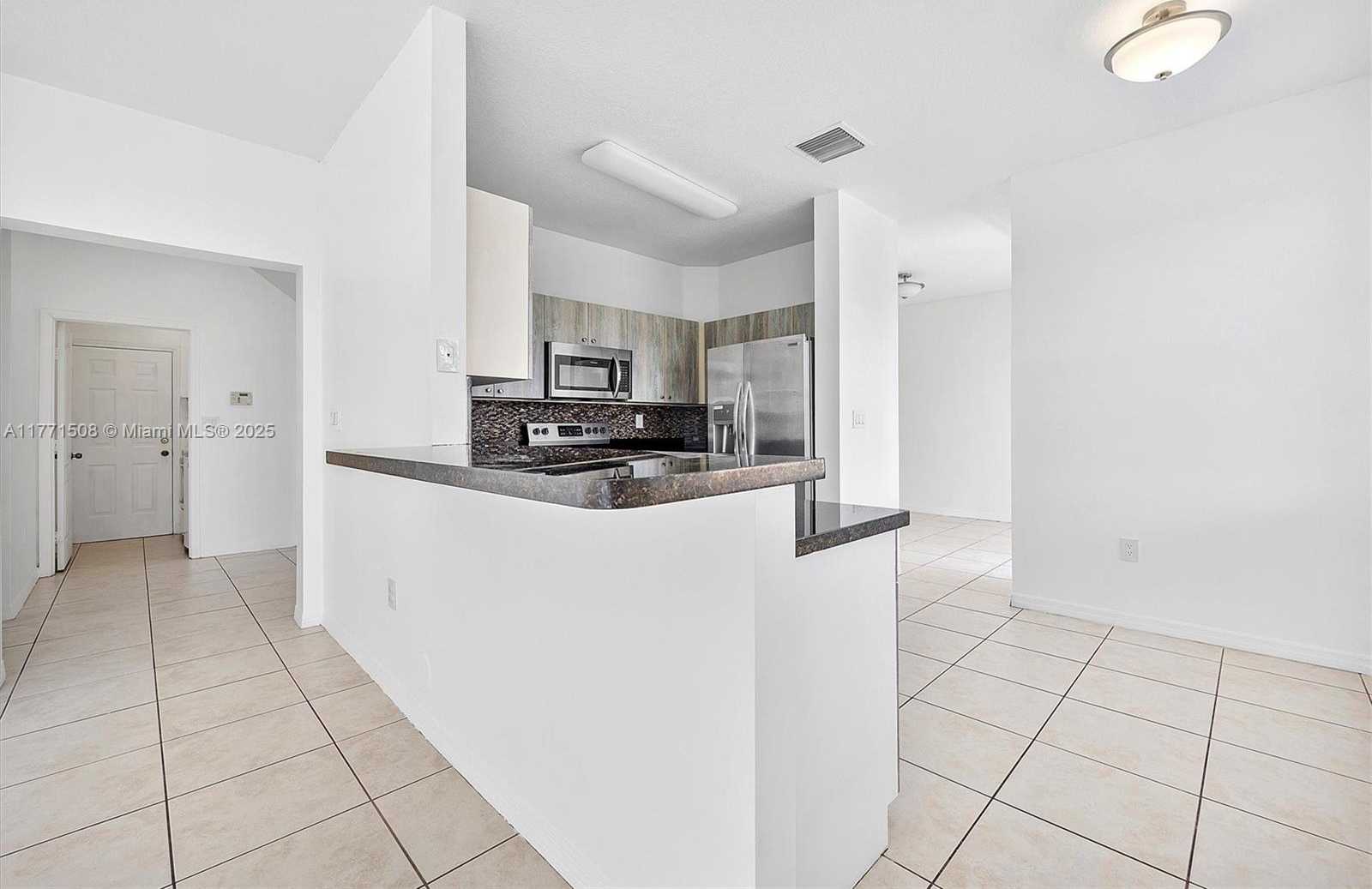 Small Image of 6161 SOUTH WEST 157TH PL, Miami Number 7