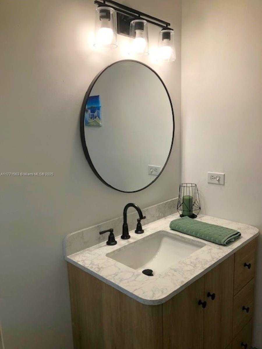Small Image of 1545 EUCLID AVE #6B, Miami Beach Number 11