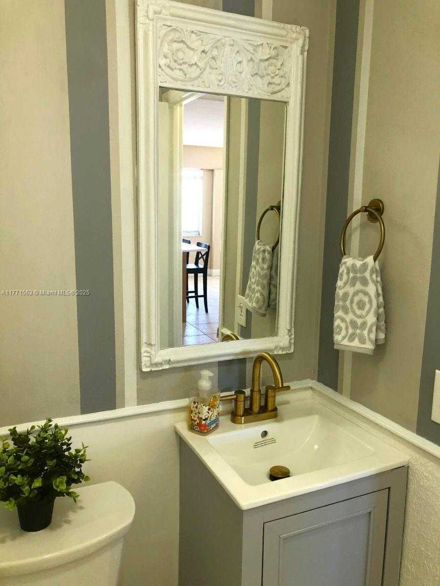 Small Image of 1545 EUCLID AVE #6B, Miami Beach Number 5