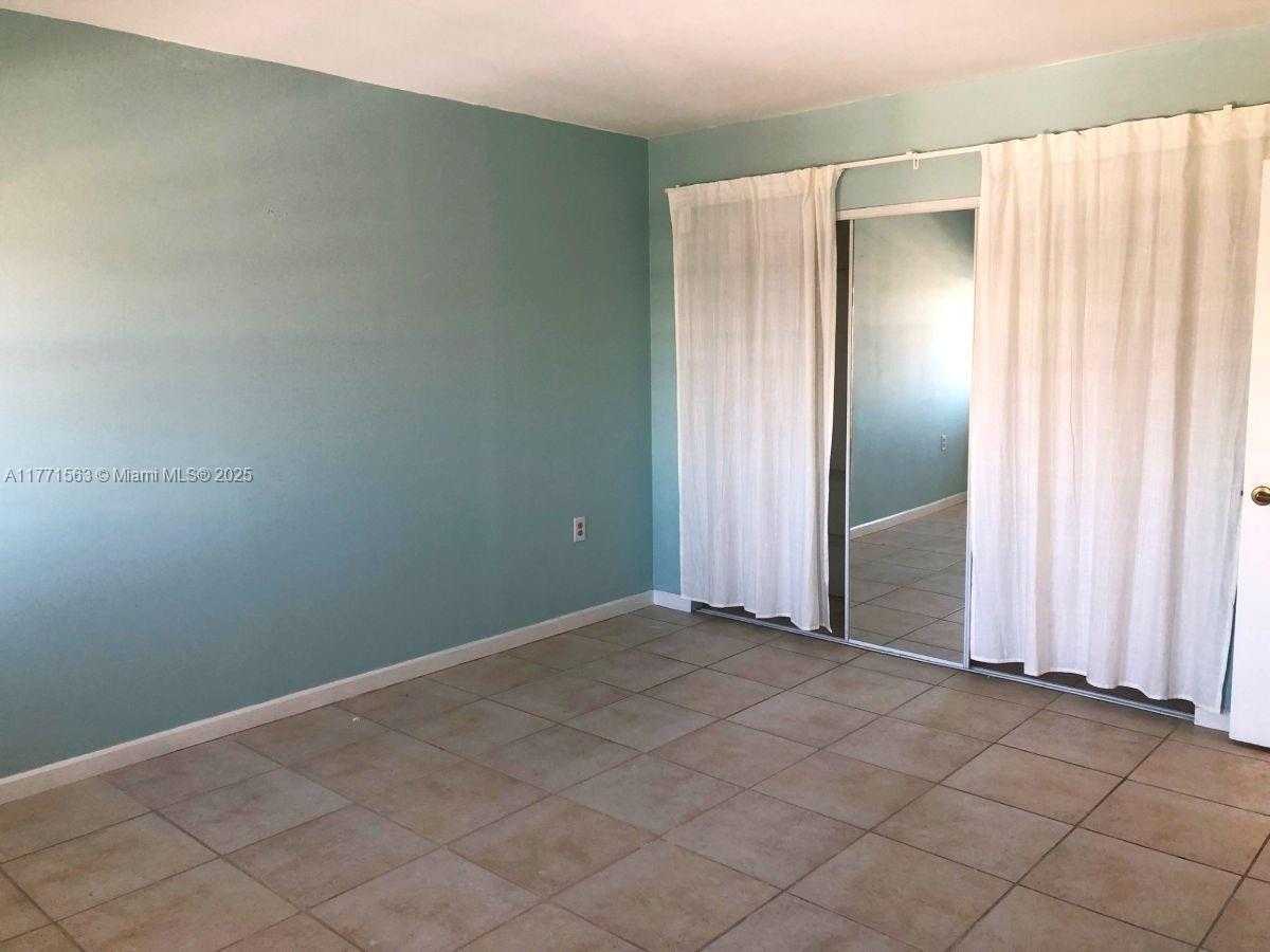 Small Image of 1545 EUCLID AVE #6B, Miami Beach Number 7