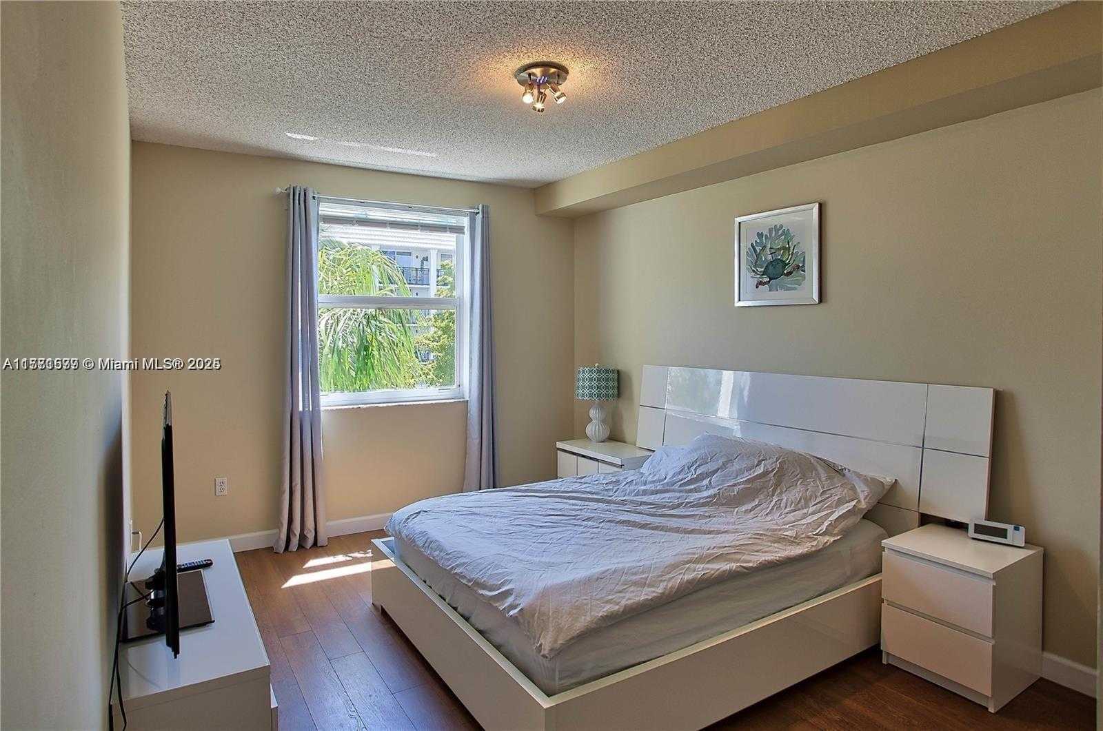 Small Image of 17145 NORTH BAY RD #4409, Sunny Isles Beach Number 8