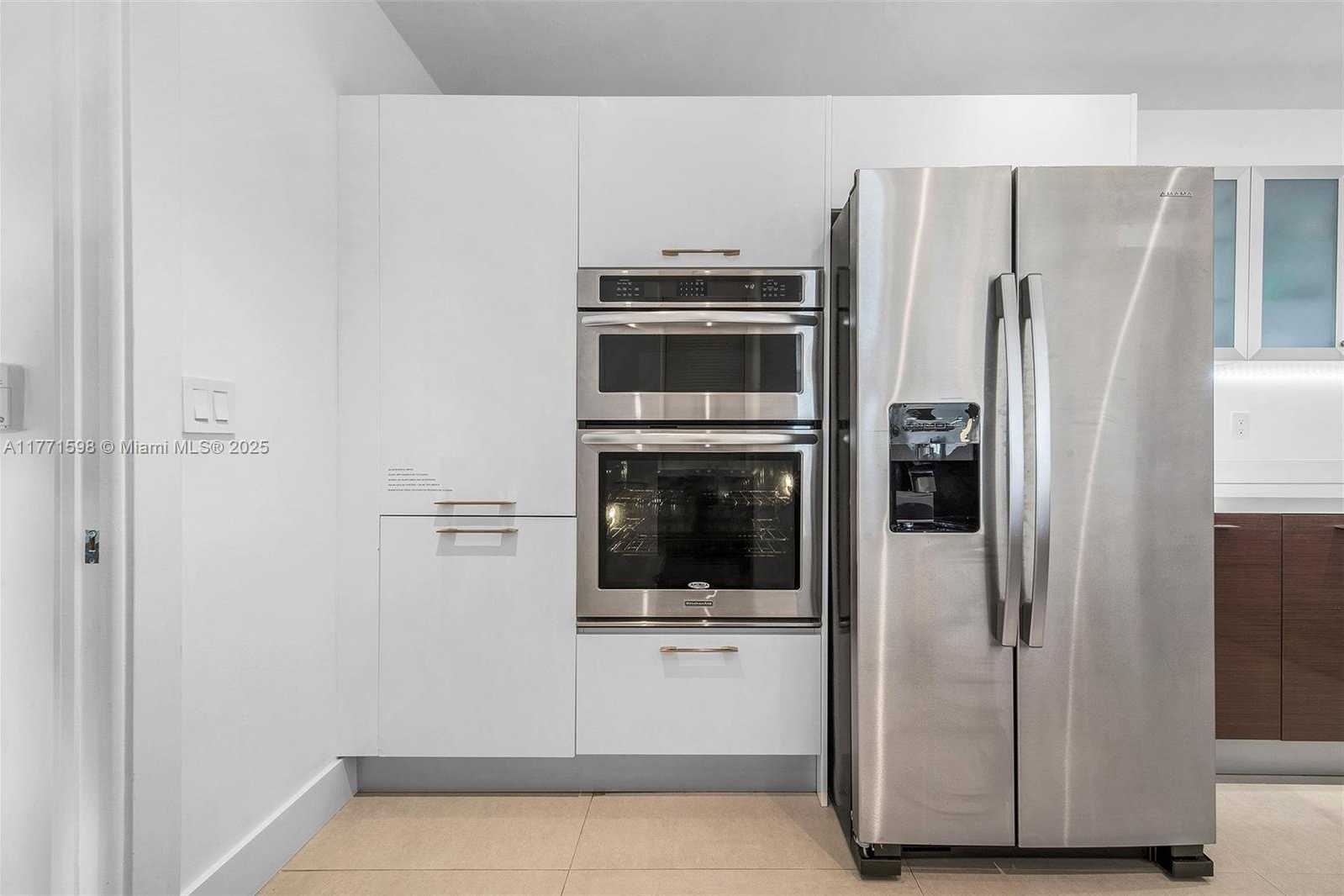 Small Image of 201 CRANDON BLVD #827, Key Biscayne Number 20