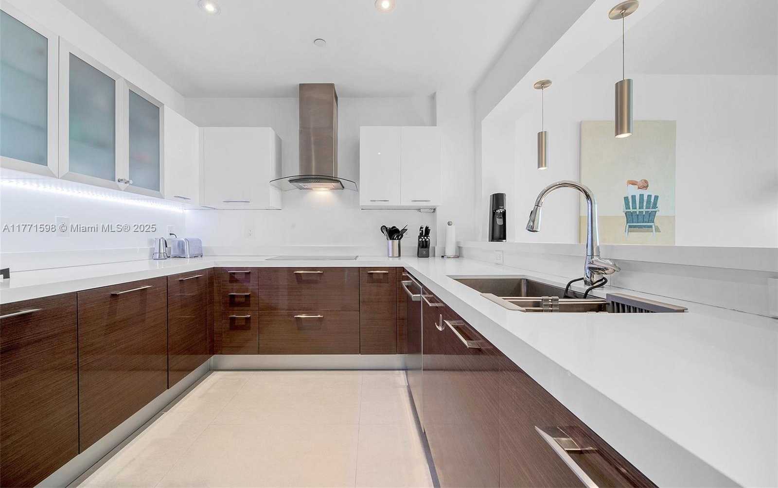 Small Image of 201 CRANDON BLVD #827, Key Biscayne Number 21