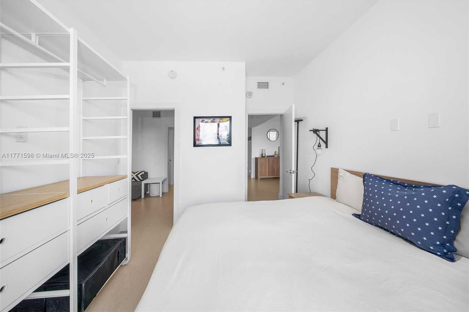 Small Image of 201 CRANDON BLVD #827, Key Biscayne Number 25