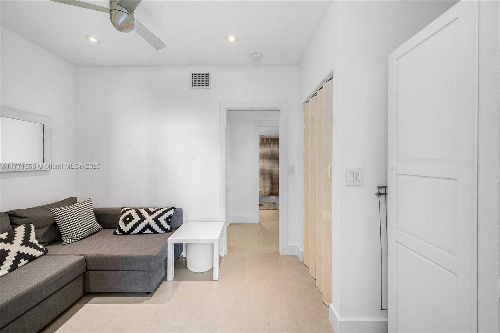 Small Image of 201 CRANDON BLVD #827, Key Biscayne Number 26