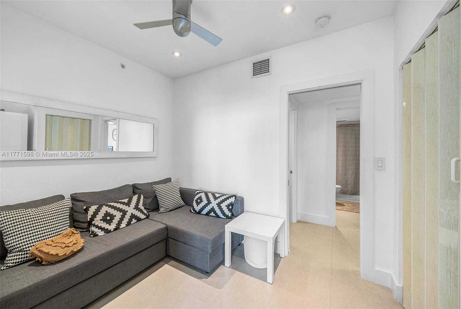Small Image of 201 CRANDON BLVD #827, Key Biscayne Number 27
